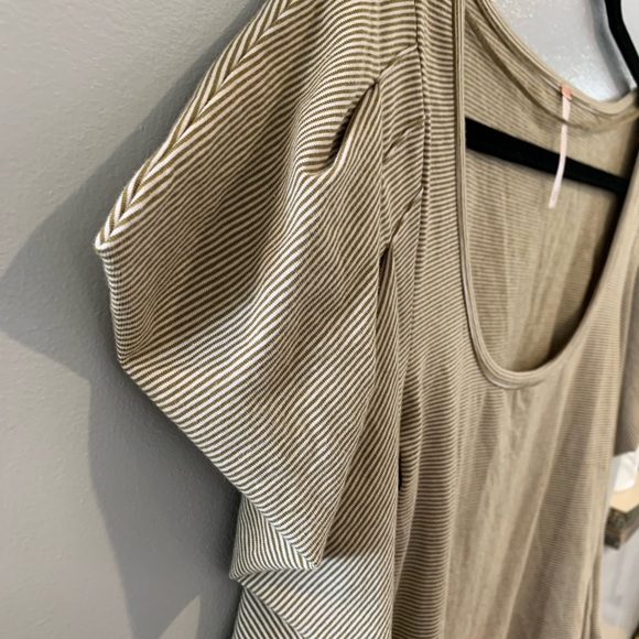 FREE PEOPLE BOHO Blouse-Medium Nude/Tan w/Shoulder Accent Womens EUC RET$108 - Picture 4 of 6